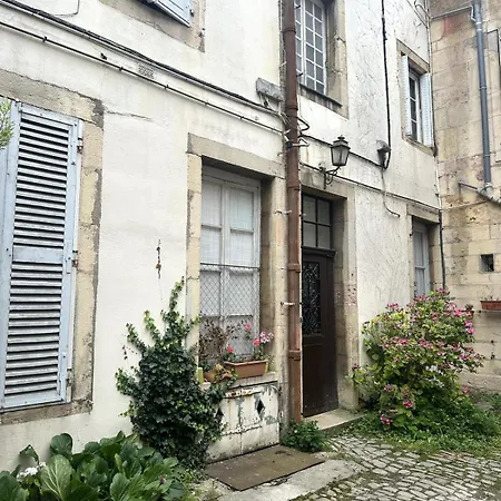 Vue Cathedrale St-benigne Apartment *